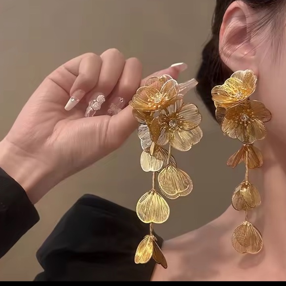 Anthropologie Gold Floral Drop Earrings - Picture 8 of 10